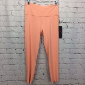 Mono B Capri Leggings Women's Size M Activewear Peach Highwaist Scallop Hem NWT
